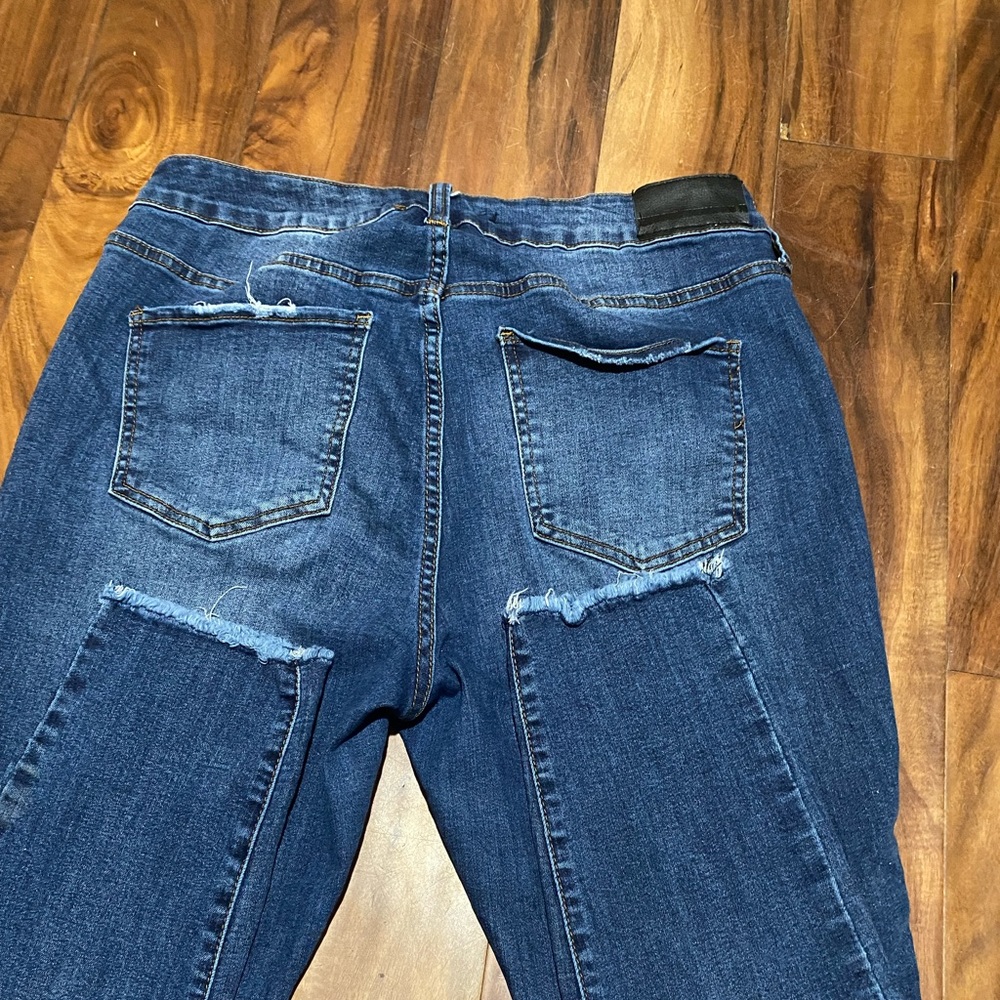 !it jeans size 16, skinny ankle Distressed jeans.  Good condition.